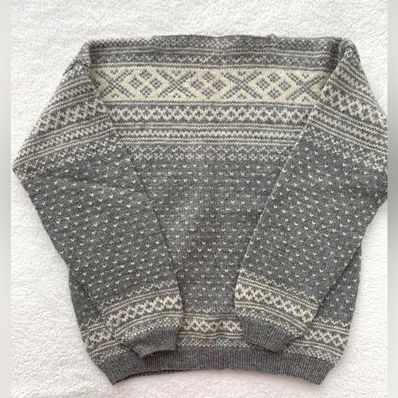 Hand Knit Norwegian Wool Sweater - Picture 4 of 10